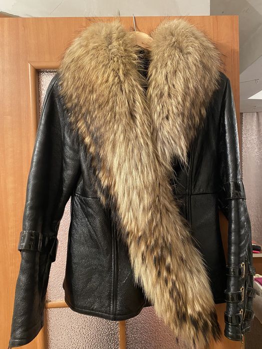 Дубленка кожа (овчина), натуральный мех енот