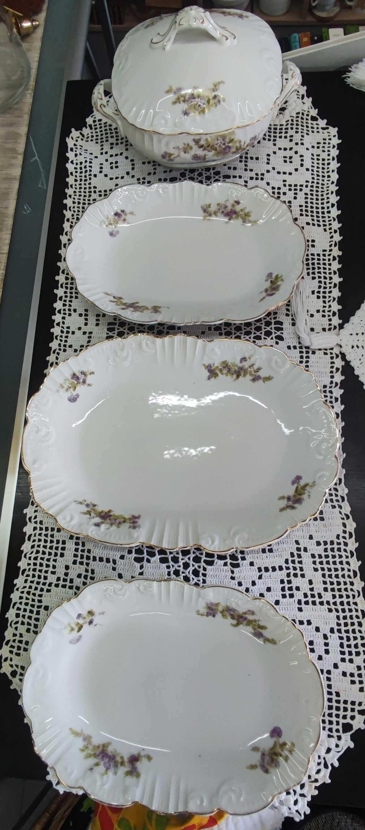 Vista Alegre serviço porcelana século XIX 1881 ema cegonha