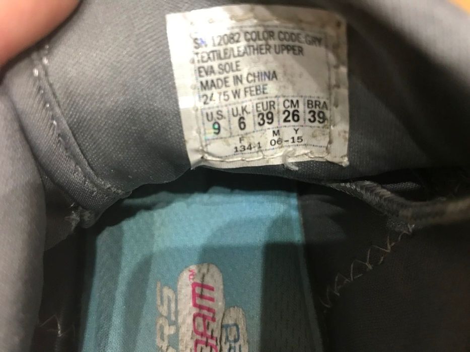 Кросівки розмір 39