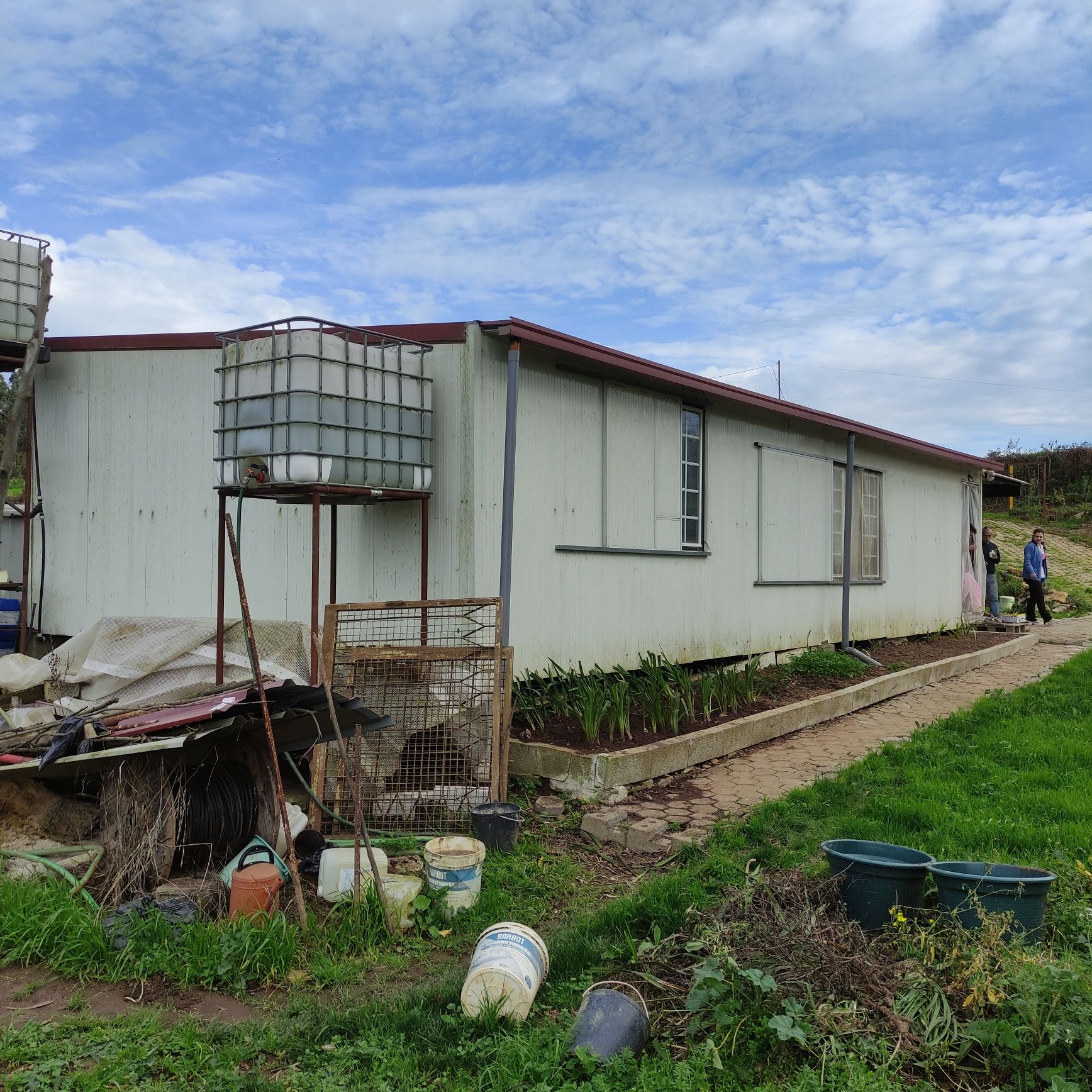 Terreno com pré fabricado