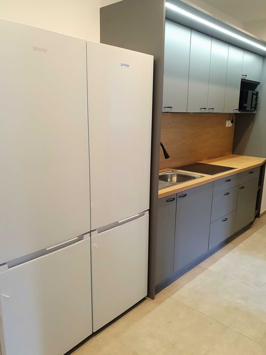 10 Zabrze Centrum - Kwatera pracownicza 8 osób 5 pokoi PARKING TV