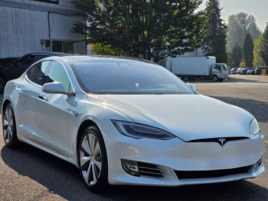 Tesla Model S Long Range Plus      2020