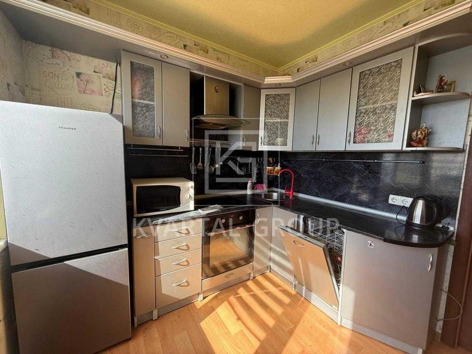 Продам ГАРНУ 2к квартиру з ремонтом, меблями, технікою. Балкон.