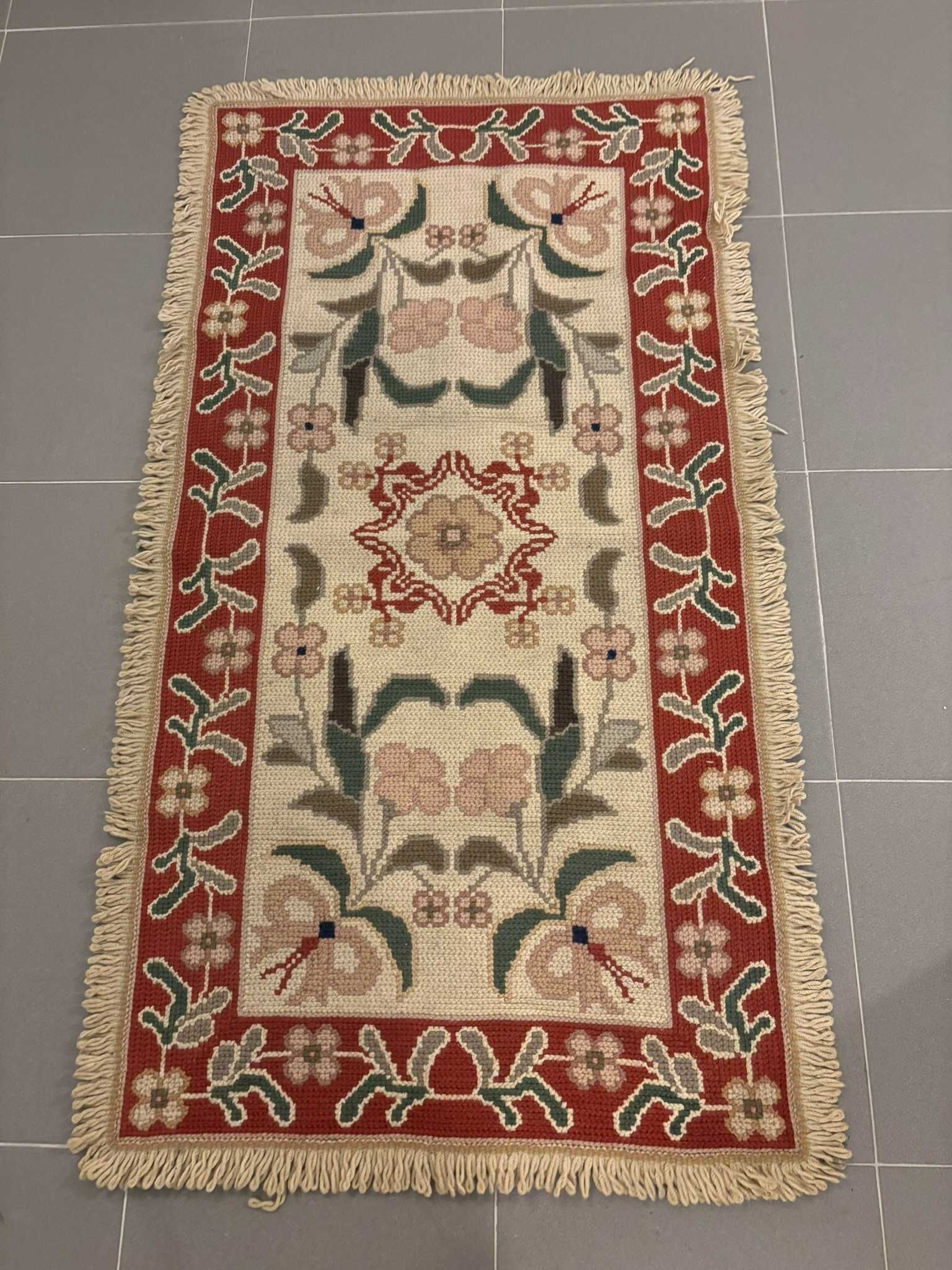 Tapete de Arraiolos para quartos (2)