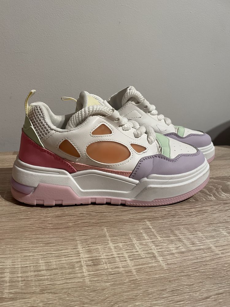 Adidasy, buty sportowe, kolorowe na lato, rozmiar 37