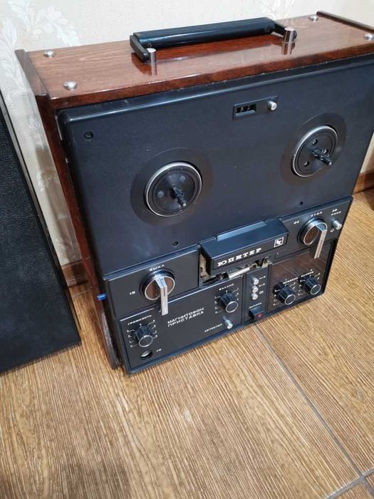 Магнитофон Юпитер 204