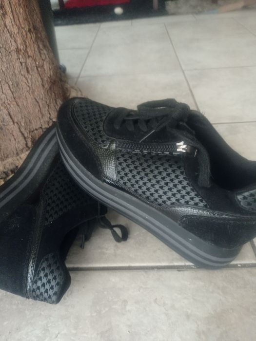 Vendo sapatilhas numero 4 0