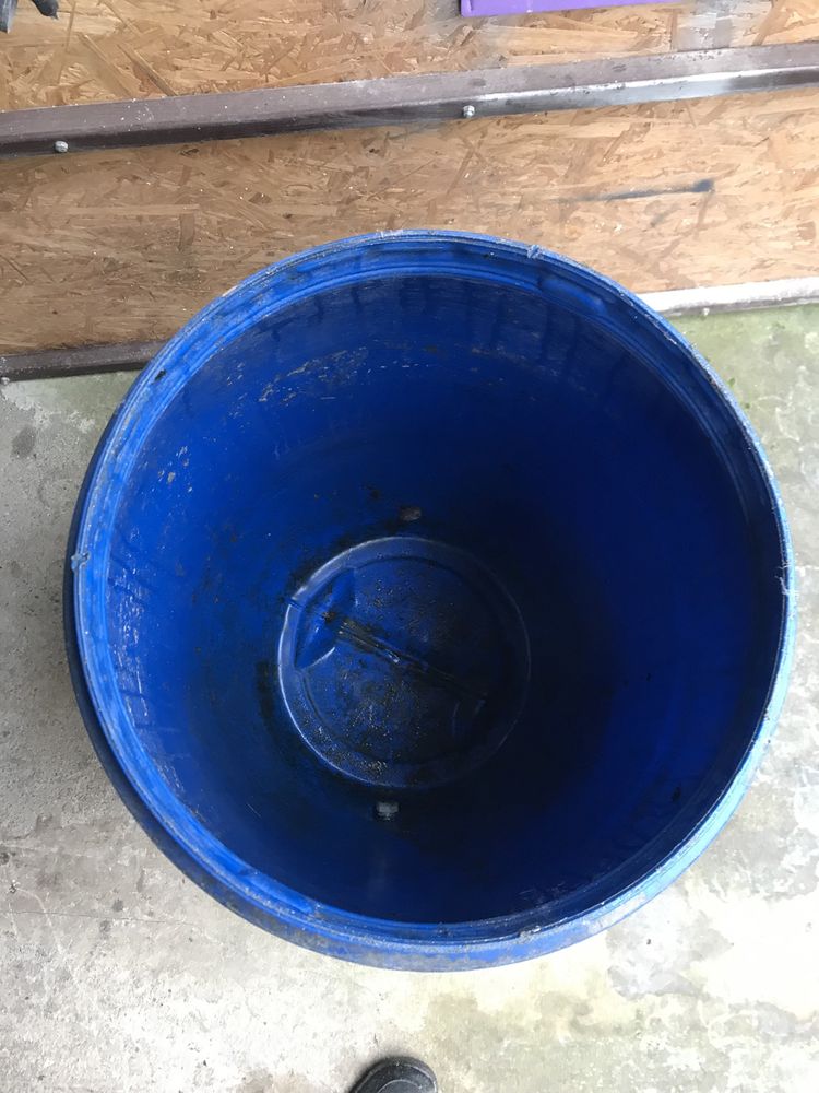 Pojemnik na wodę. Beczka z kranem / kranikiem-.150 litrów.