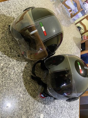 2 capacetes de moto por 55 euros