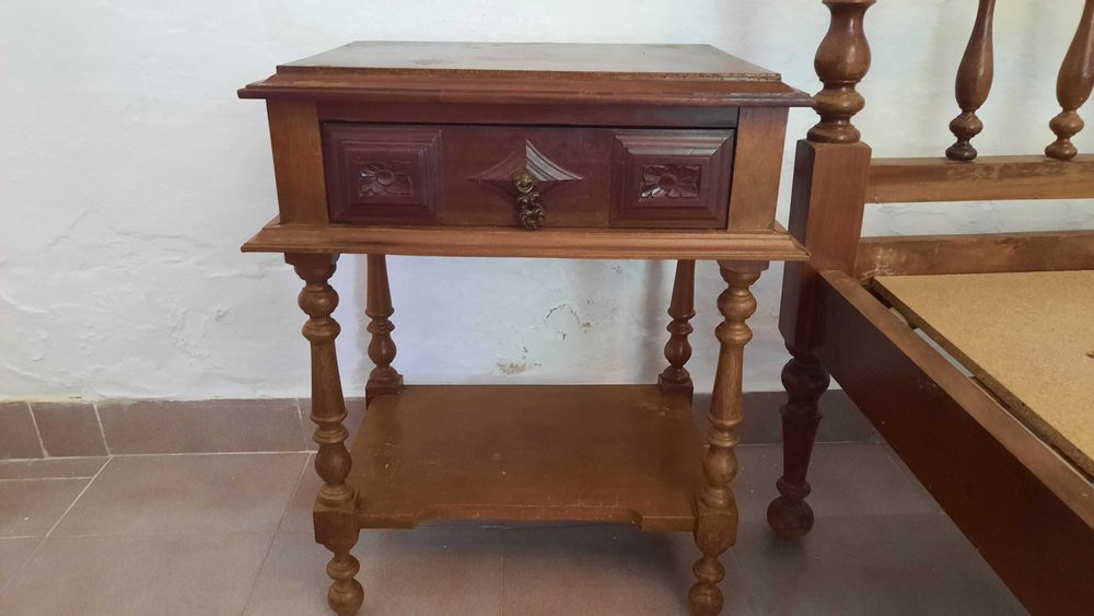Mobília de Quarto 1,83 x 1,28 dos anos 70 (Antiguidade)