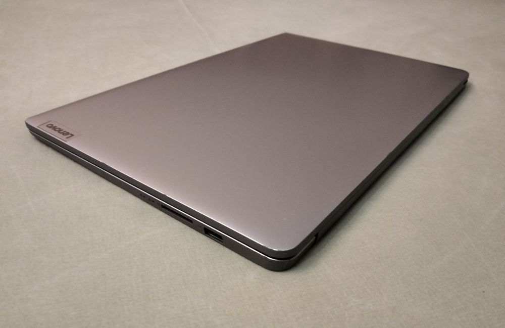 Lenovo _15.6 Full HD/ intel n4020/ram 8/SSD 256/новая батарея 10 часов