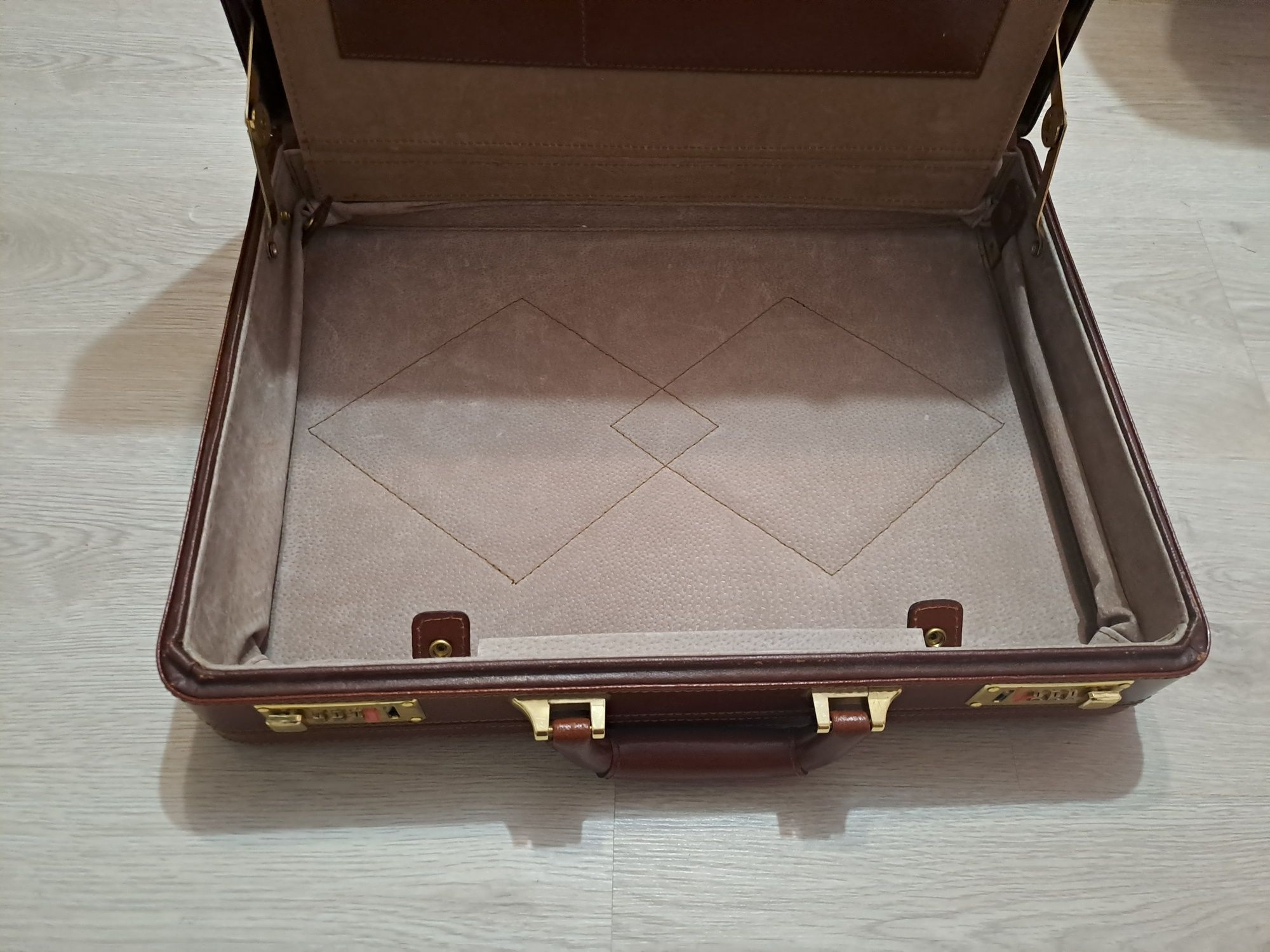 Шкіряний дипломат  Genuine leather