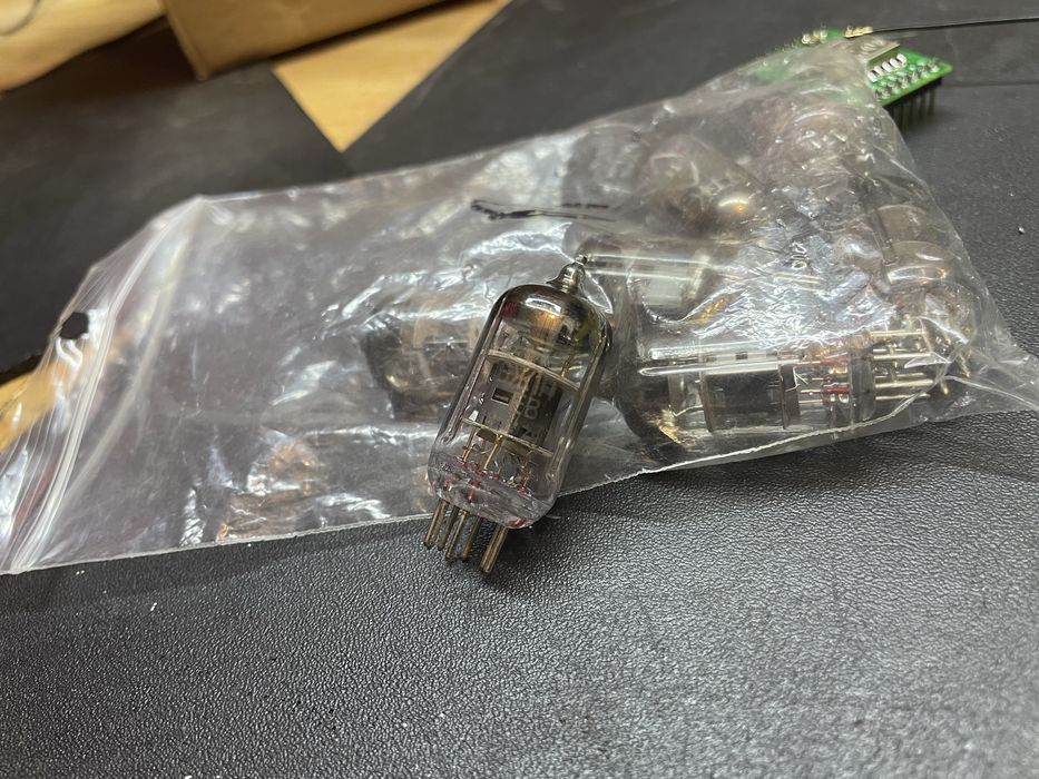 Lampy elektronowe 6P3S-E oraz 6Ż1P-EB