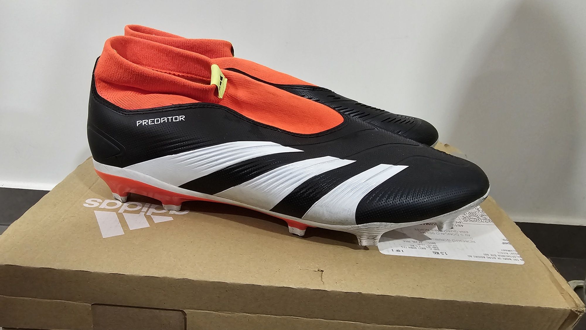 Chuteiras • Adidas Predator