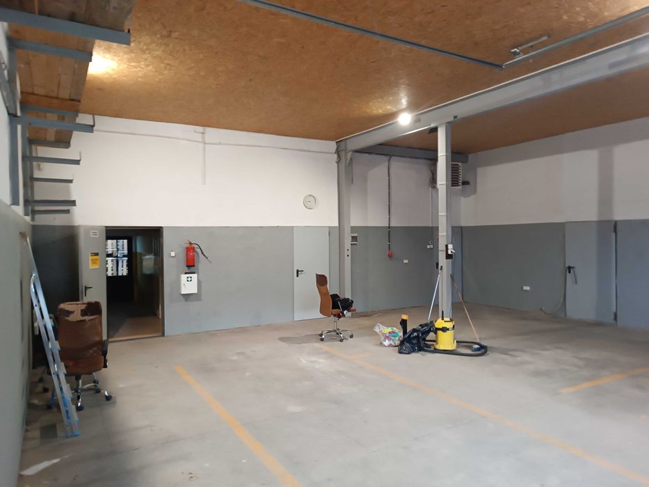 Magazyn warsztat stolarnia hala