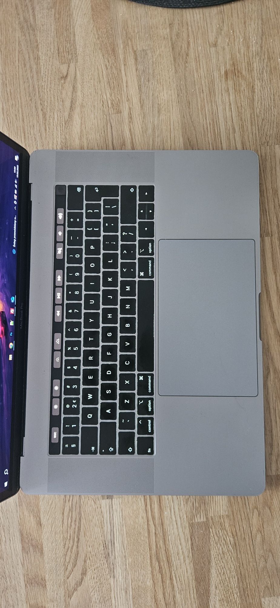 Macbook Pro 15.4 i7 16gb 512gb