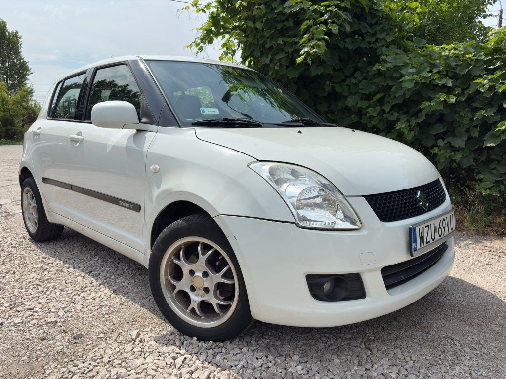 Suzuki Swift 1,3 GAZ 09r 4×4 bdb stan do jazdy ładny