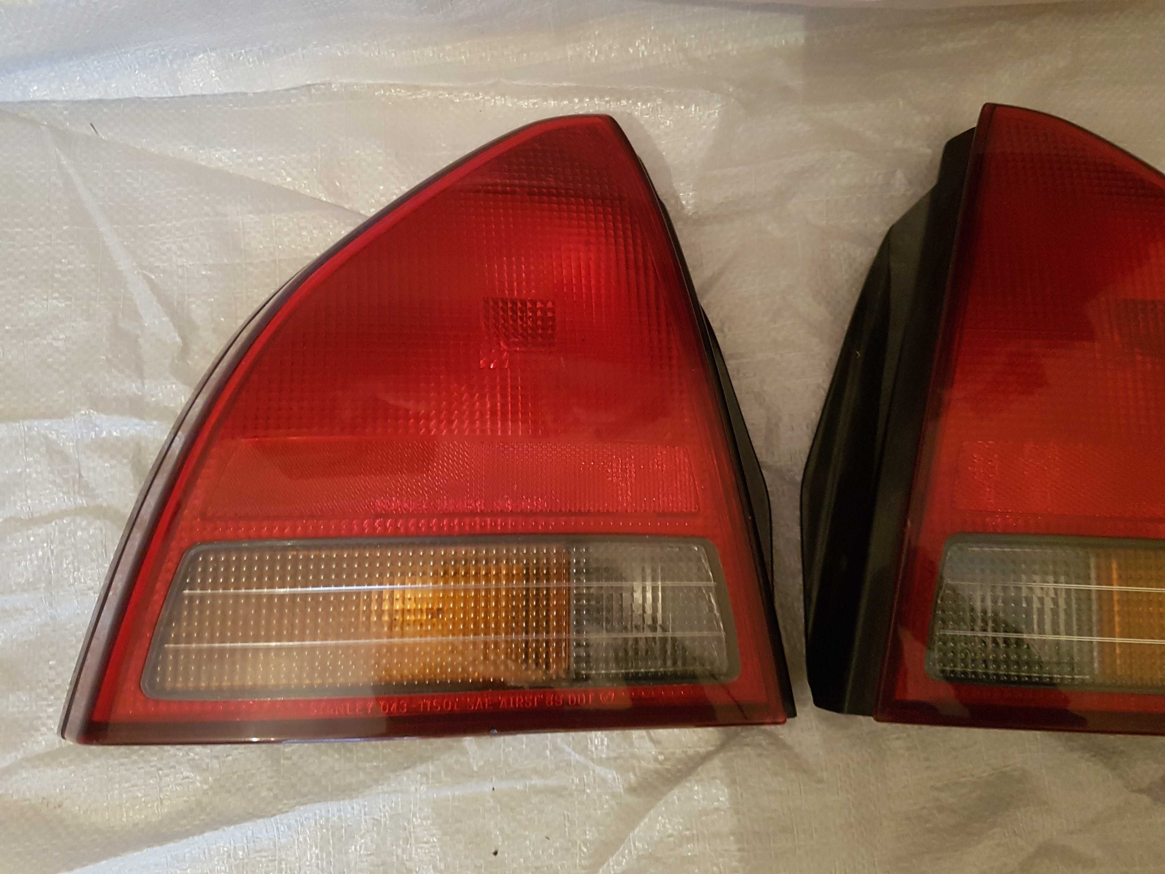 Honda Prelude IV lampy tylnie komplet !!!