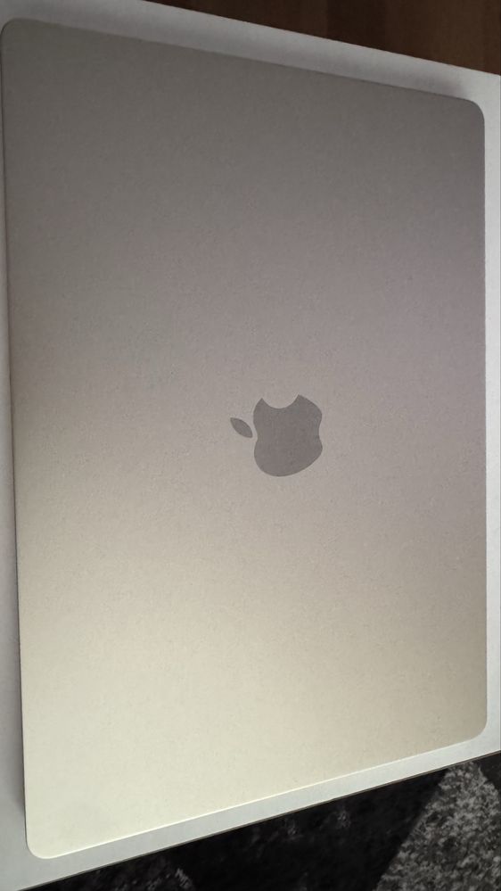 Macbook Air 2024 15 cali m3 512 SDD - IDEALNY