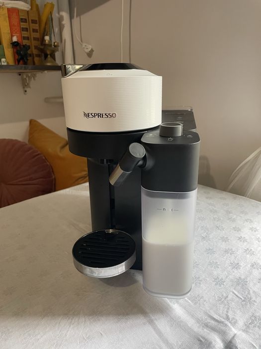 Кавомашина  капсульна кавоварка DELONGHI ENV 300.W