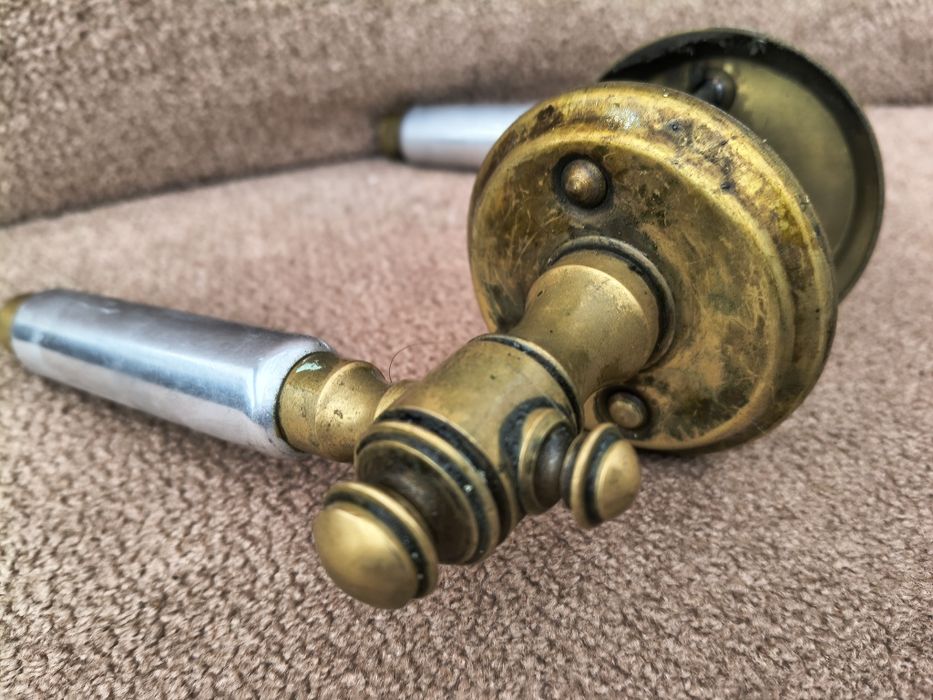 Piękna klamka drzwiowa zabytkowa mosiądz i stal nierdzewna