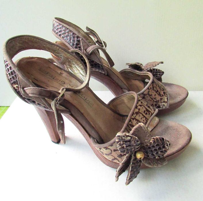 Жіночі шкіряні босоніжки з плямистим принтом на високих підборах, 36 р