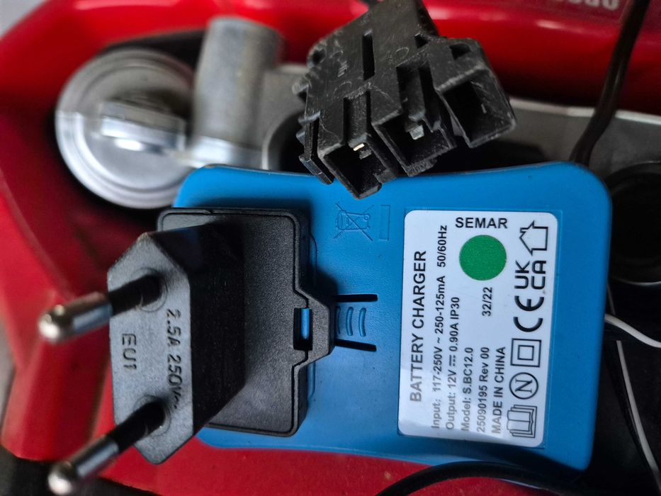 Peg perego ladowarka 12v