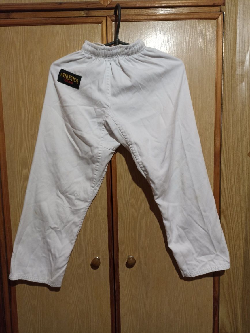 Кимоно. Athletics Gear с штанами и поясом рост 130-140