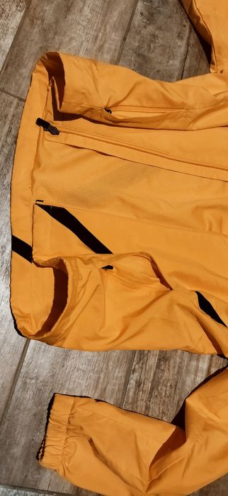 Kurtka Nike 13 - 14 lat dla dziecka na wiosnę wiosenna kurteczka