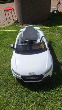 Samochód zabawka białe Audi na akumulator