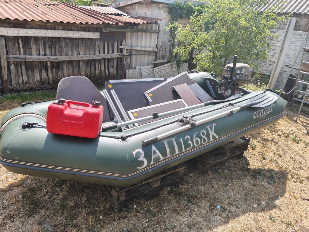 Продам лодку ПВХ Колибри КМ330Д, килевая, пайольная
