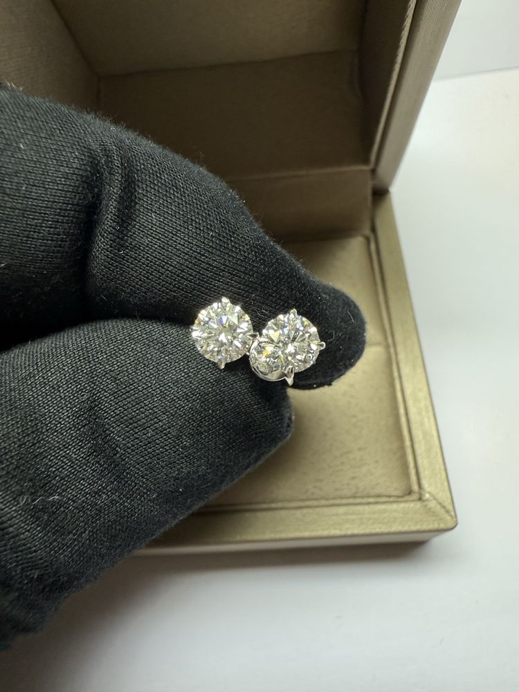 Серьги 750 проба, природные бриллианты 0.74 ct, сертификат Гемцентр