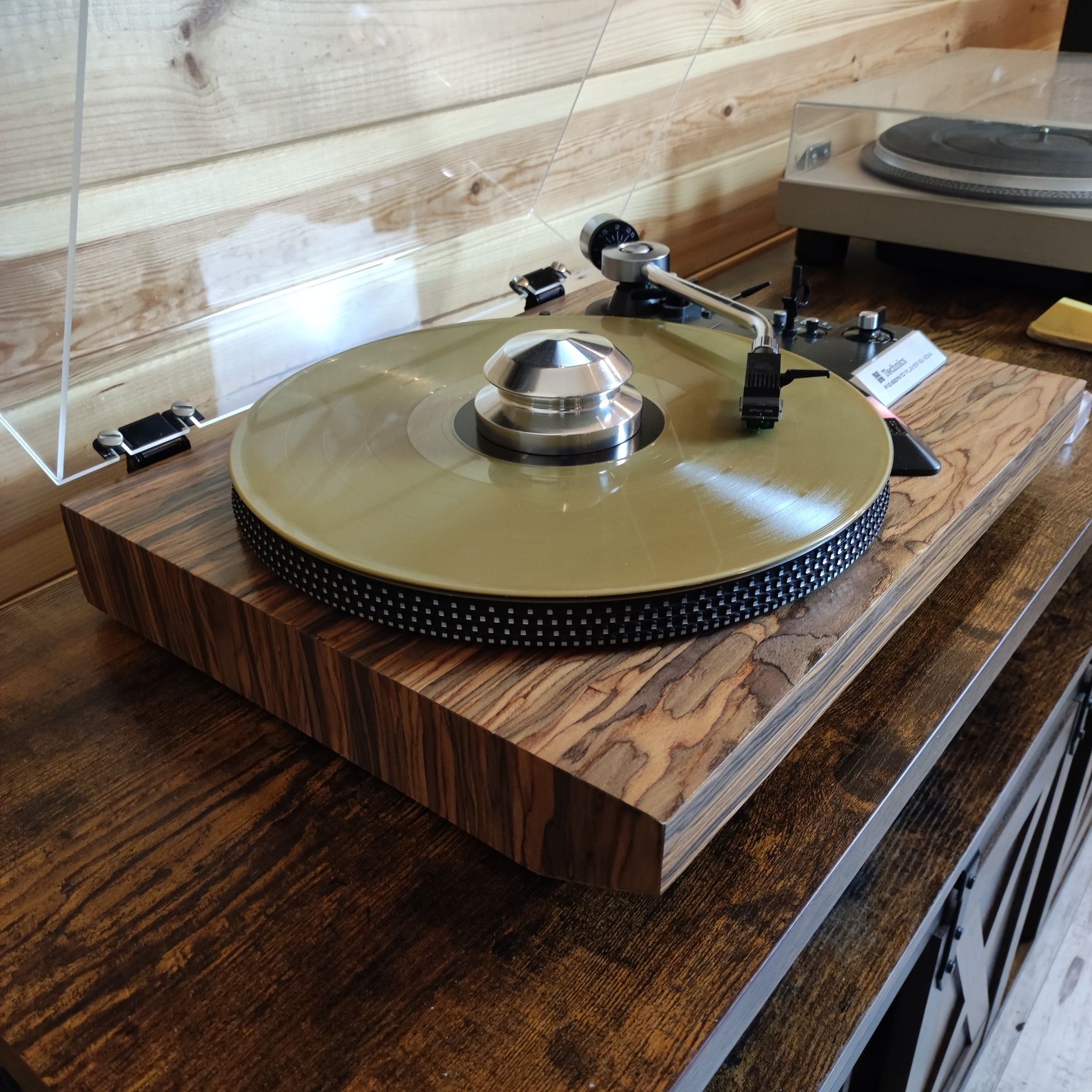 Gramofon Technics SL23