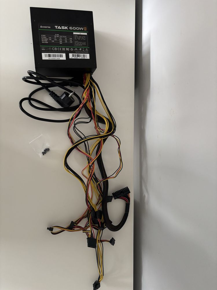 Zasilacz CHIEFTEC TASK 600W 80 PLUS (model TPS-600S)
