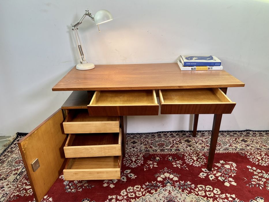 Biurko PRL Typ 20-21 patyczak M Puchała orzech mat vintage renowacja