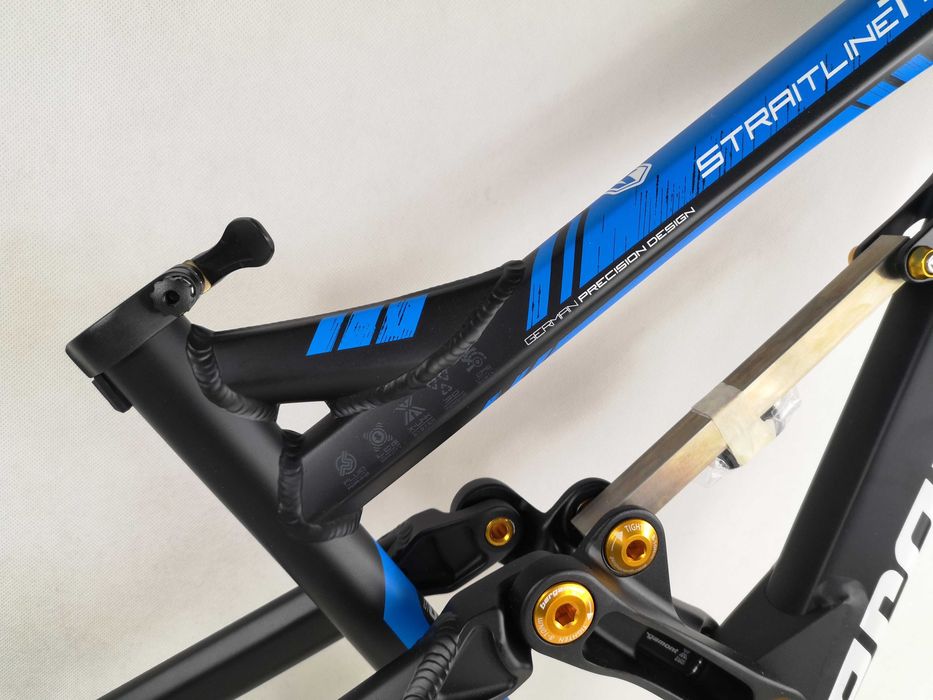 Nowa rama BERGAMONT Straitline team DH / S / 26"