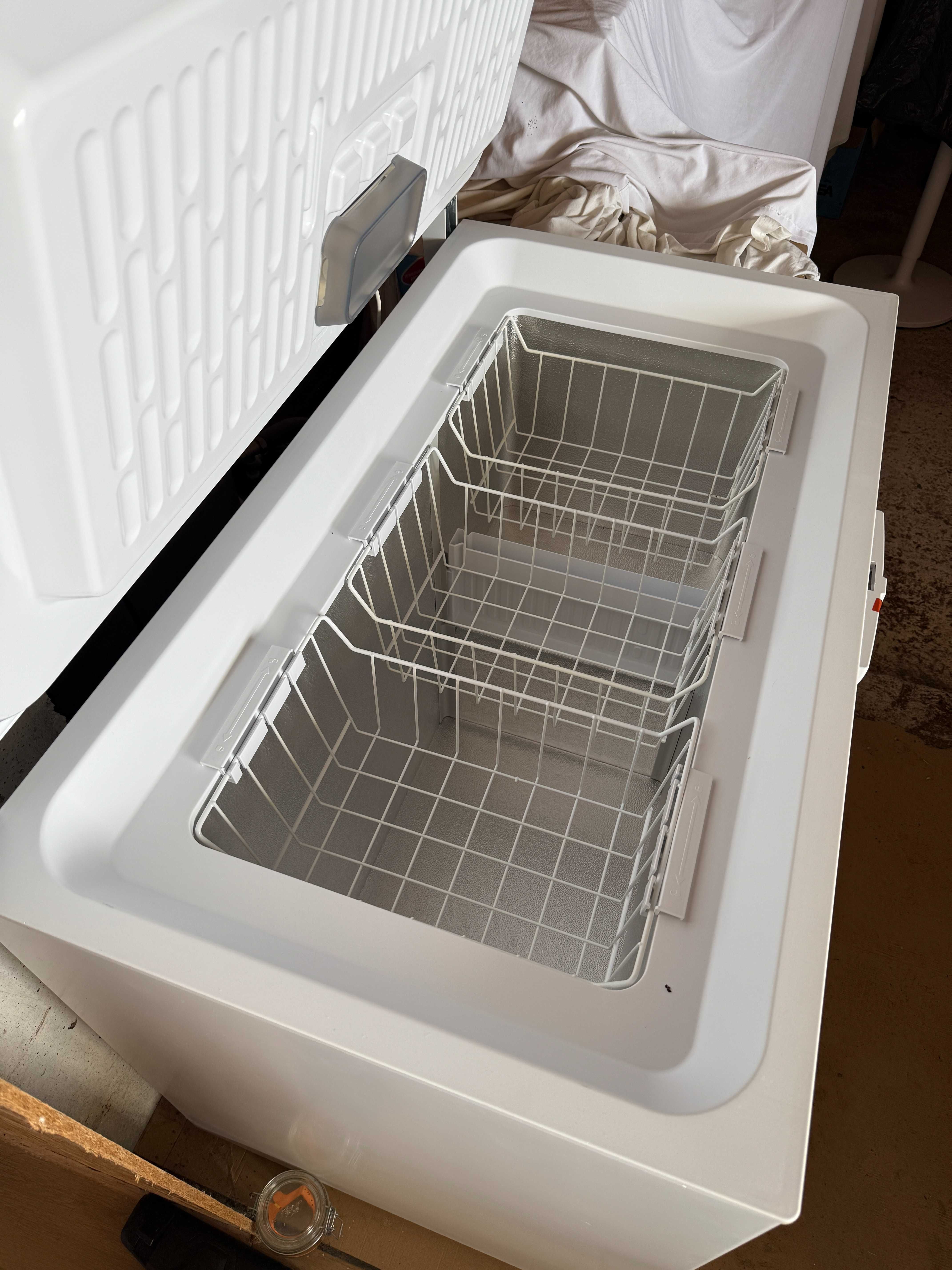 Arca Horizontal Whirlpool WHE22333 4, Como Nova