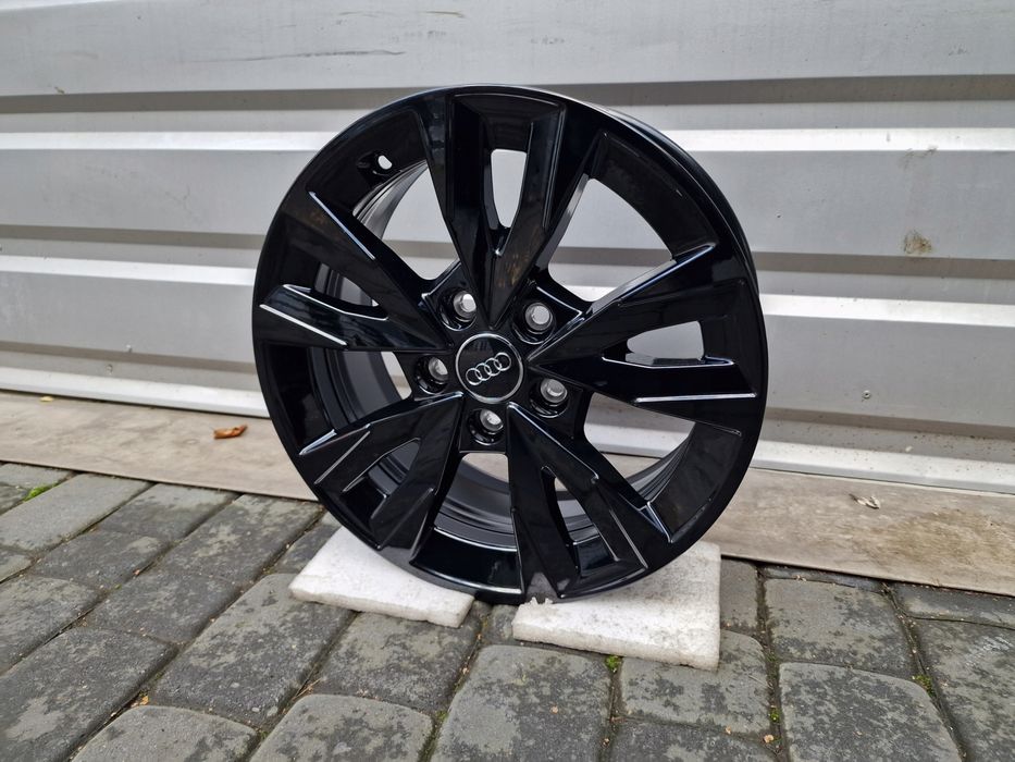 NOWA ORYGINALNA Felga Audi 16" 6.5" ET 43 5x112 8Y0.071.496 A3 8V