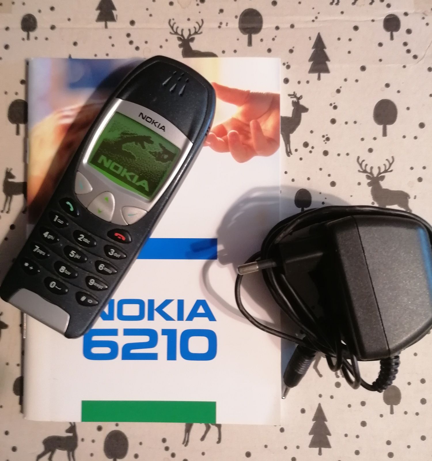 Kultowa Nokia 6210 z nową baterią, orginalną ładowarką i instrukcją