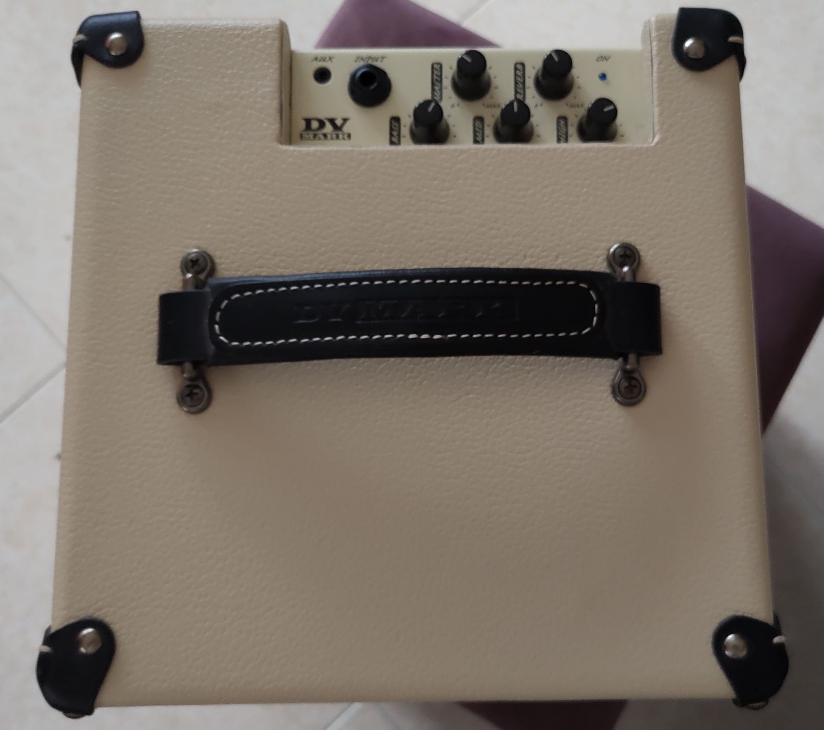 Amplificador DV Mark Little Jazz