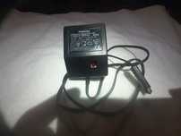 Carregador de 6 volts para carro de criança.