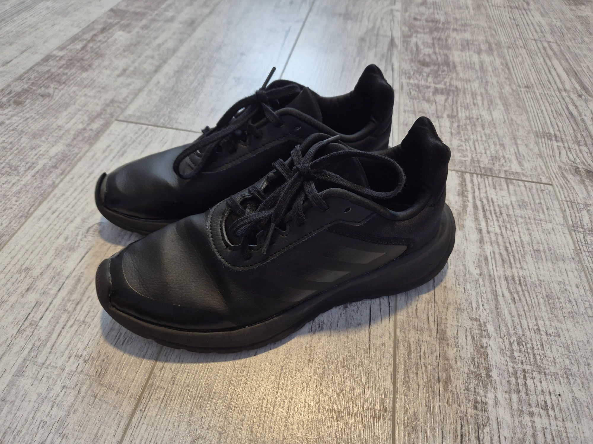Adidas czarne adidasy dla chłopca 38 2/3
