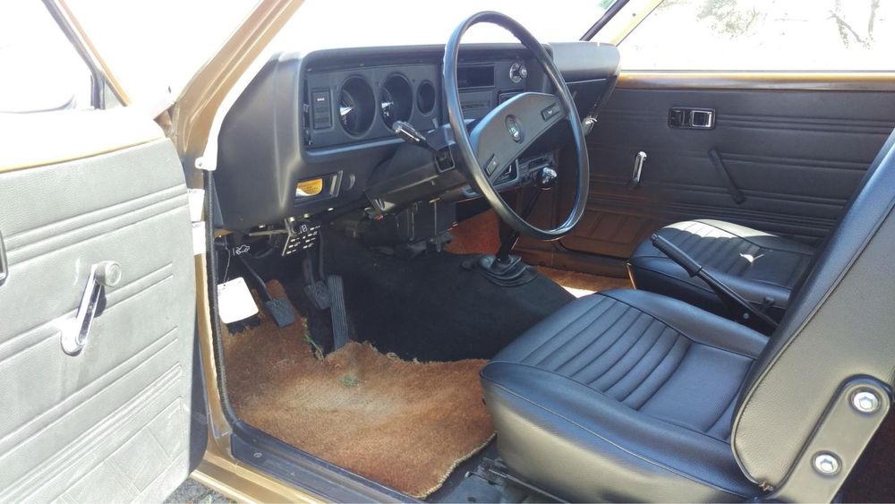 Toyota Corolla KE30 de 1975 – Clássico em excelente estado