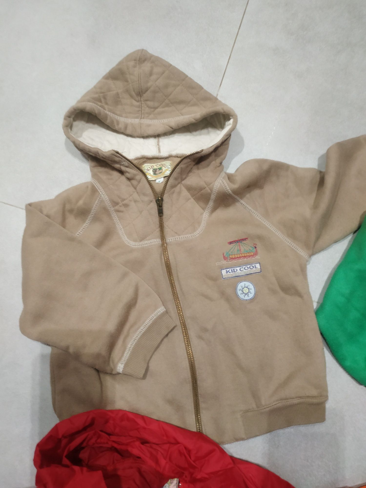 Bluza, kurtka i inne 9 szt.ubranka dla chlopca 102-110 cm.