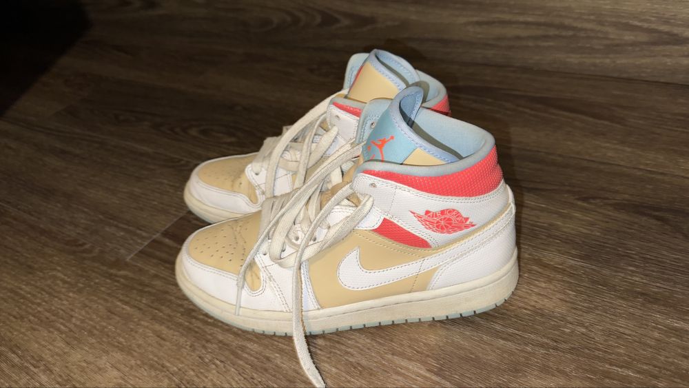 Air Jordan 1 Mid SE оригінал | US 8.5 / EUR 40.5 | Б/в