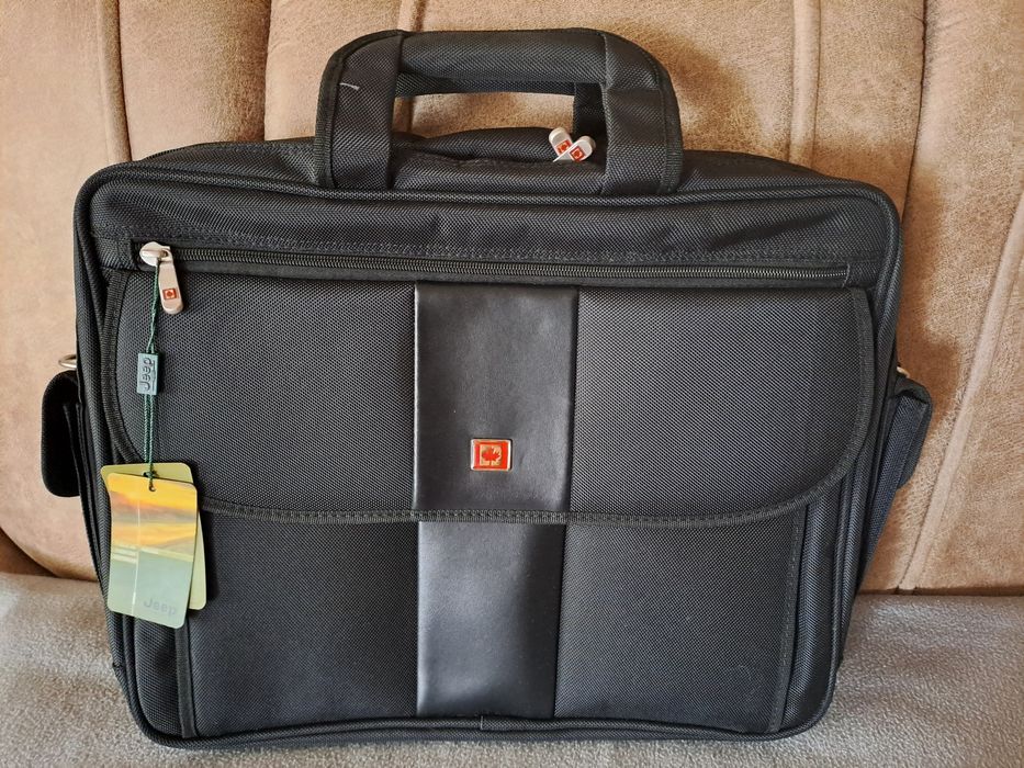Сумка для ноутбука, два основных отдела, доп. карманы черная новая