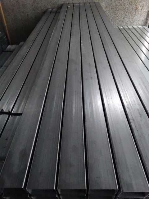 Słupek ogrodzeniowy ocynkowany 6 x 4 x 200 cm