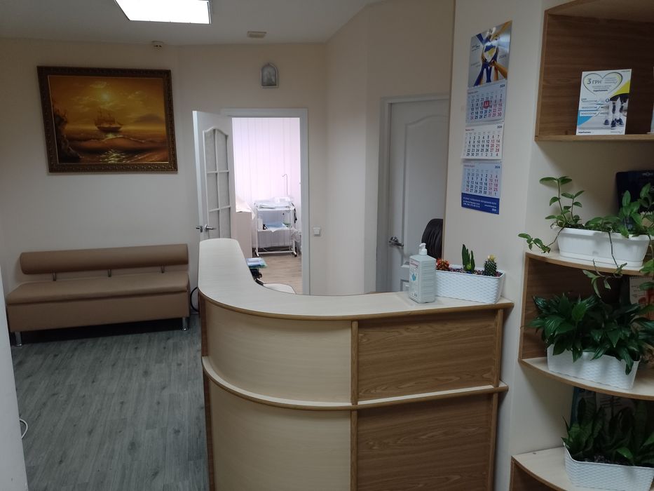 Стоматолог м.Харківська