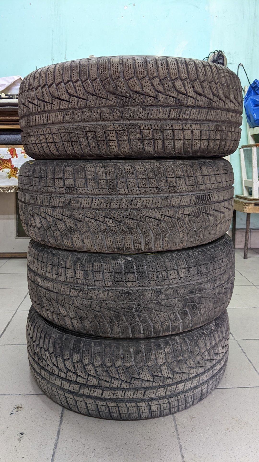 Шини Hankook зима r17 225/55