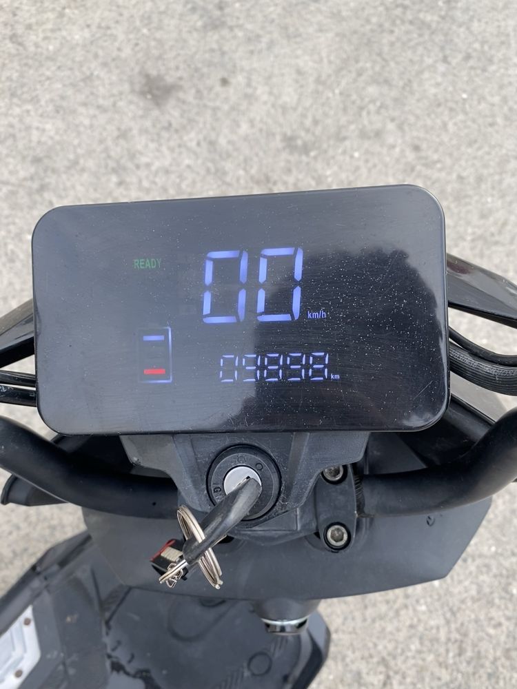 Mota eletrica (scooter) bom estado